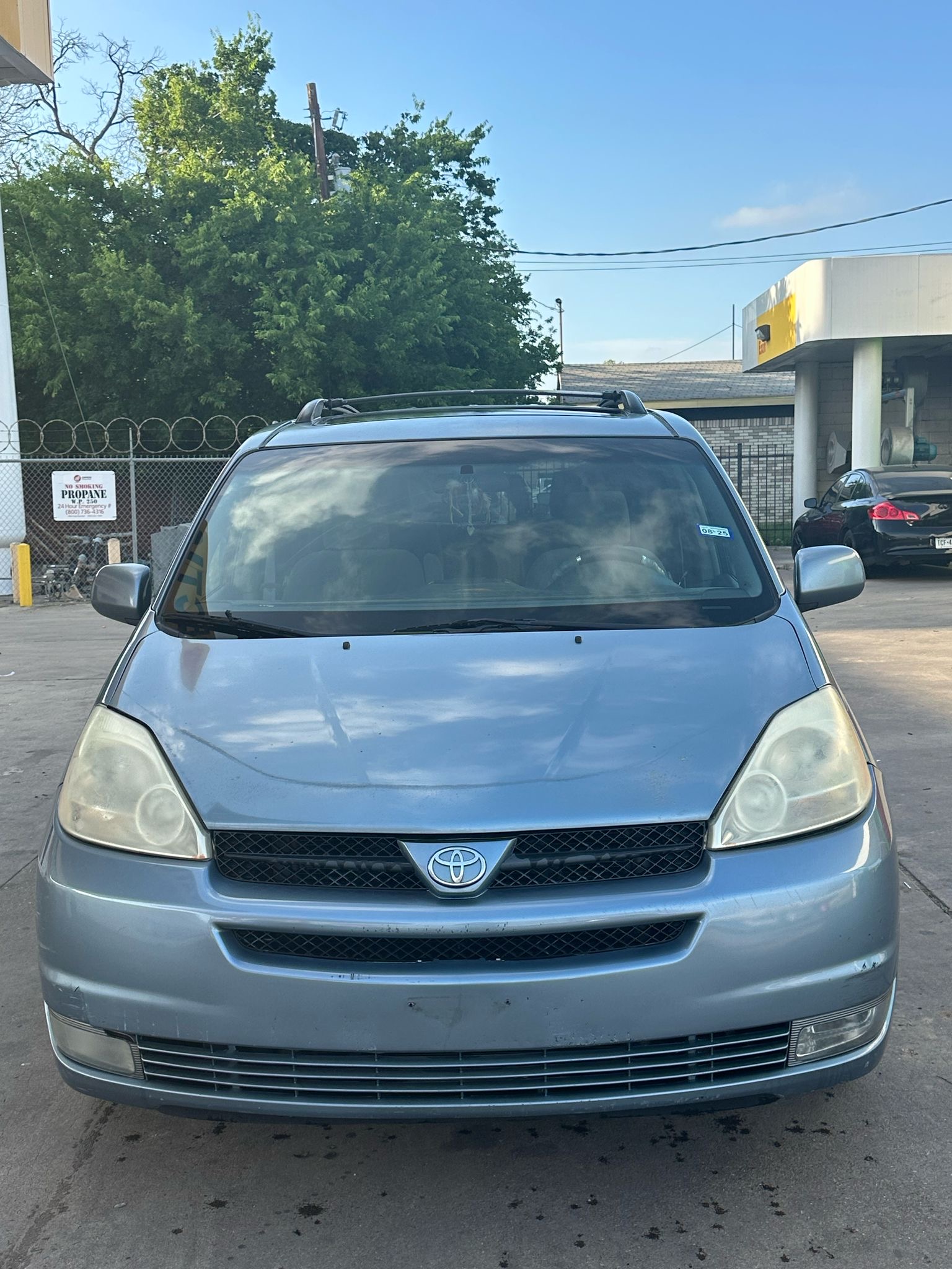 2005 Toyota Sienna XLE FWD 4 Door Van